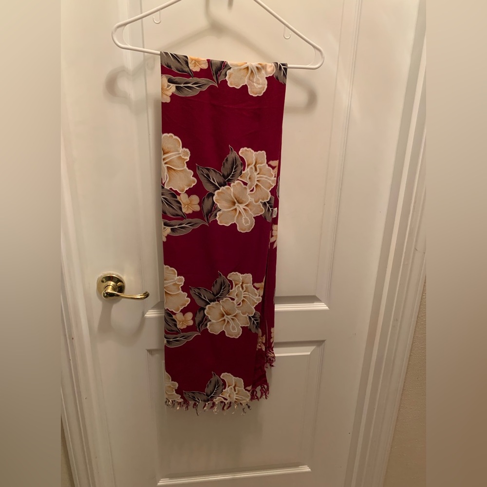 ⭐️bundle 3 for $25⭐️ Hibiscus Collection Hawaii scarf, pashmina 100%  Rayon